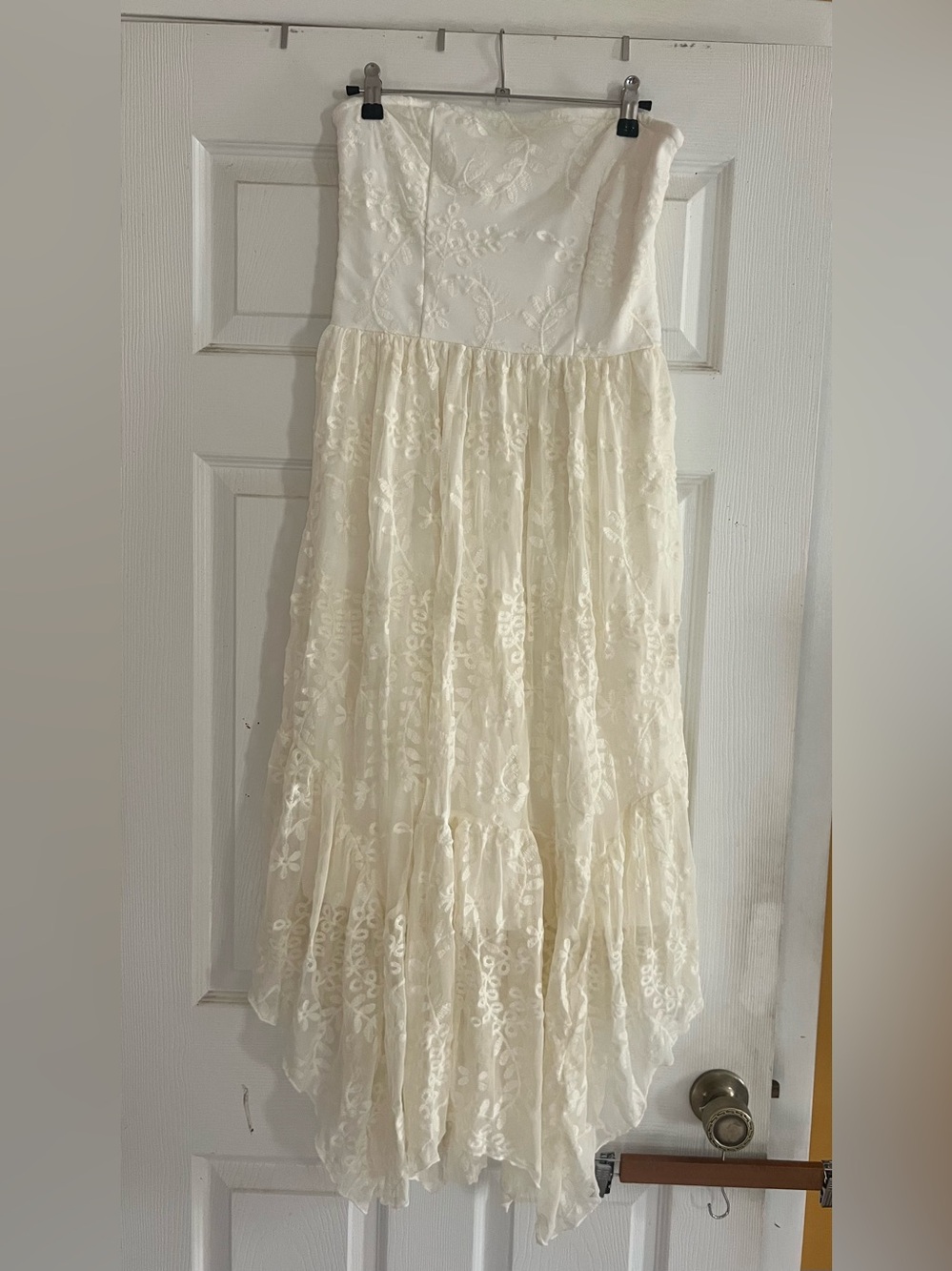 Altar’d State lace strapless dress. Medium. BNWT.
